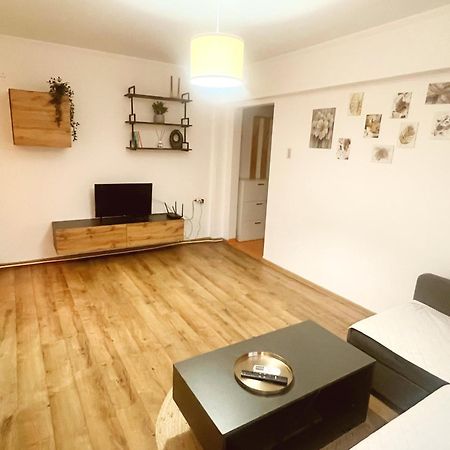 Piata Ovidiu 14 Lowcost Constanţa Extérieur photo