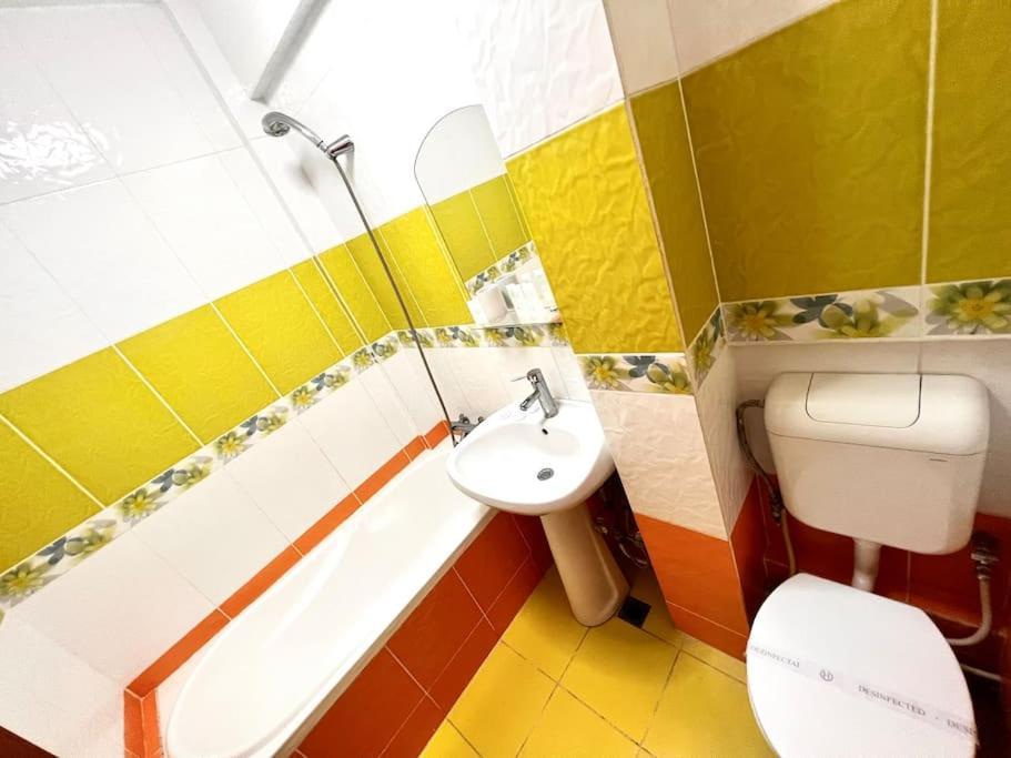 Piata Ovidiu 14 Lowcost Constanţa Extérieur photo